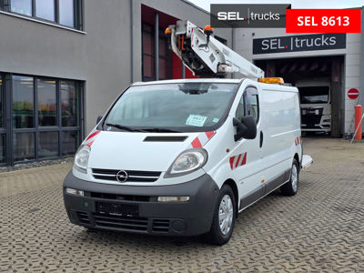 Opel Vivaro 2.5 CDTI used Trucks